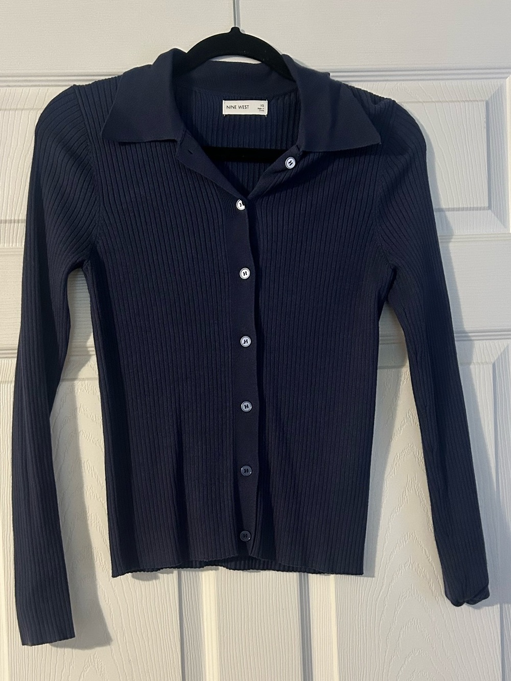 Nine West Womenโs Navy Ribbed Button-Down Knit Top